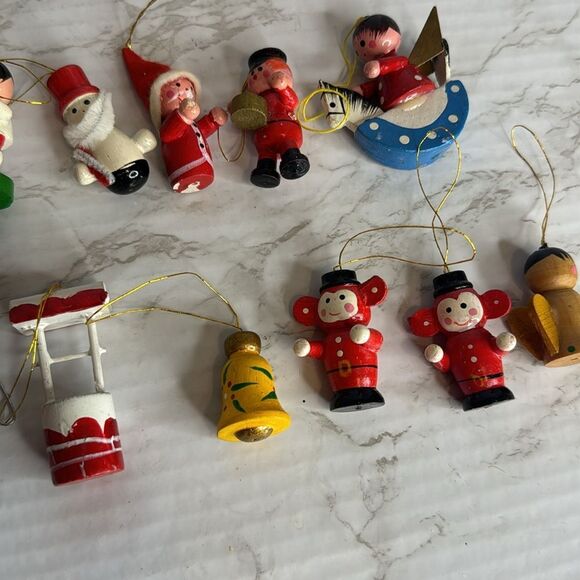 Vtg WOODEN SANTA TREE NOEL WATER TOWER ORNAMENTS UNBRANDED Christmas mixed lot - Picture 8 of 11